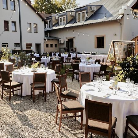 Revesz Hotel, Restaurant And Rosa Spa غيور المظهر الخارجي الصورة